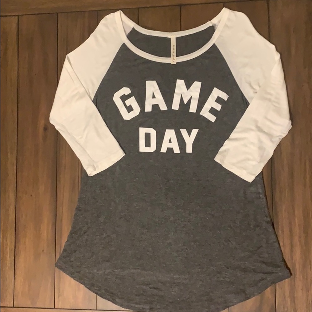 Gray & white 3/4 sleeve ‘GAME DAY’ t-shirt